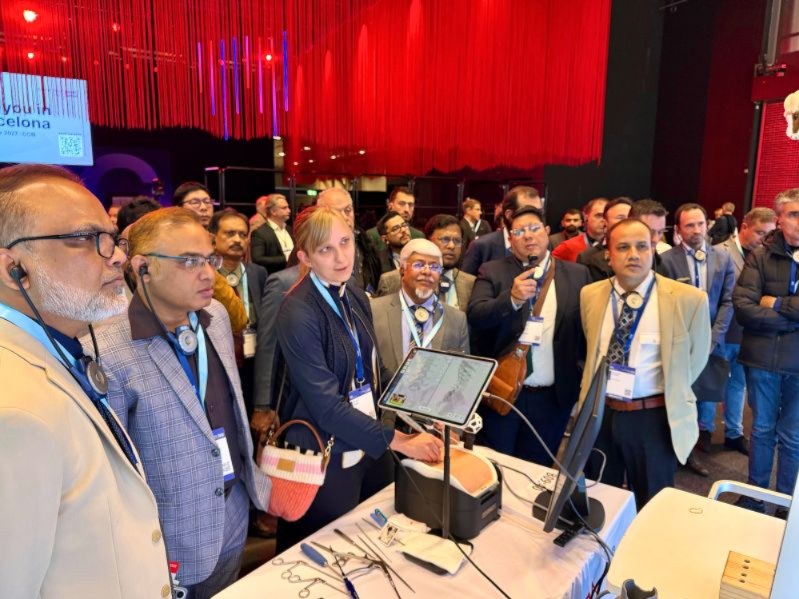 Spine surgeons watching a live unilateral biportal endoscopy simulator session in the UBE Arena, EUROSPINE 2026